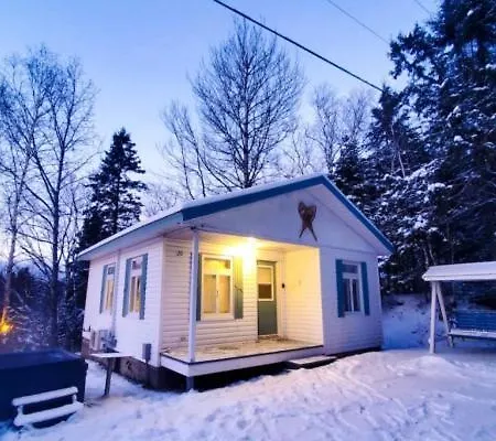 Les Refuges Des Monts Villa Saint-Tite-des-Caps Exterior photo