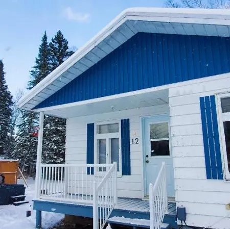 Les Refuges Des Monts Villa Saint-Tite-des-Caps Exterior photo
