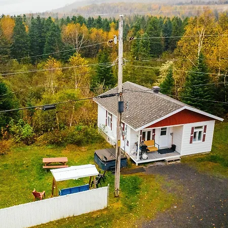 Les Refuges Des Monts Villa Saint-Tite-des-Caps Exterior photo